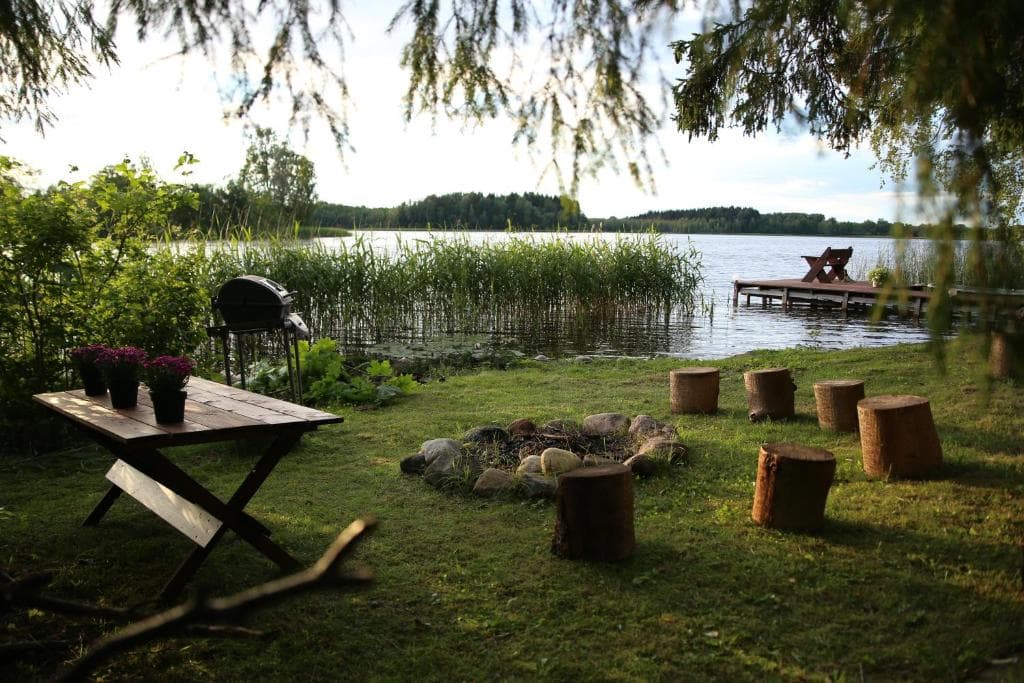 Grillimine Nõuni järve kaldal pärast veepäeva