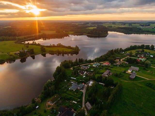 Panoraamvaade Nõuni järvele Otepää looduspargis